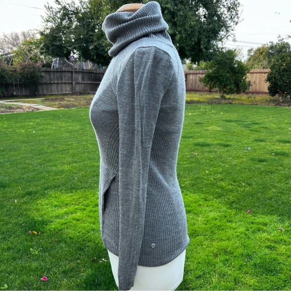 Lululemon Sweat And Savasana Sweater | Merino Wool Grey | Size 4 - Picture 7 of 16